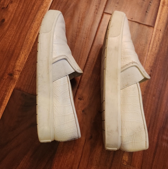 VINCE Slip-on Sneaker - Picture 6 of 8